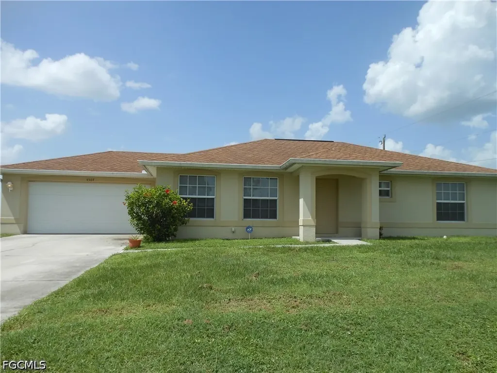 4507 E 13th Street Lehigh Acres FL 33972