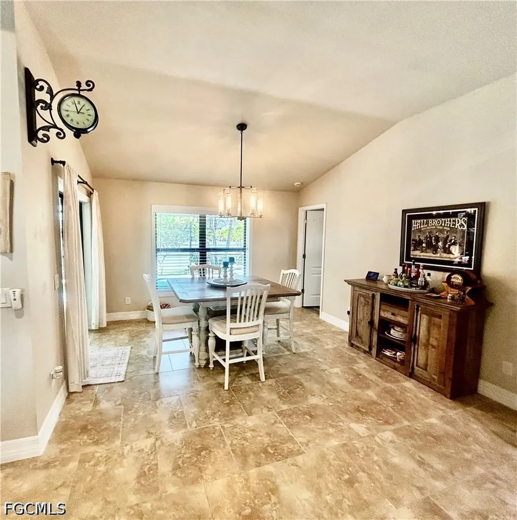 2552 SW 28th Avenue Cape Coral FL 33914