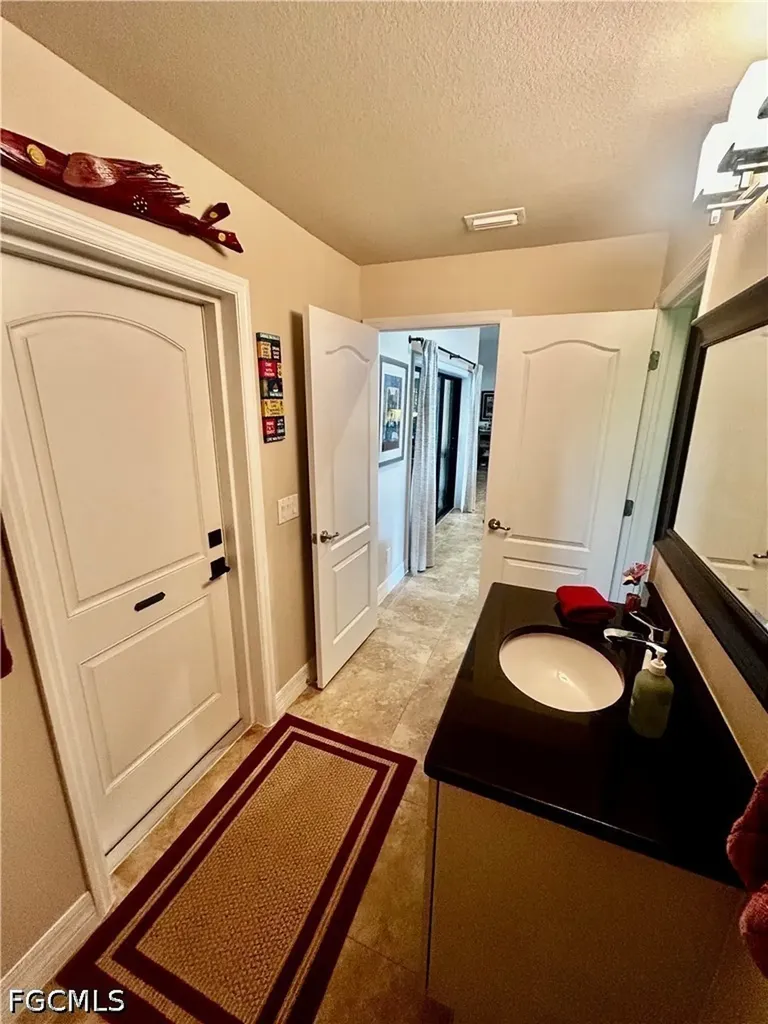 2552 SW 28th Avenue Cape Coral FL 33914
