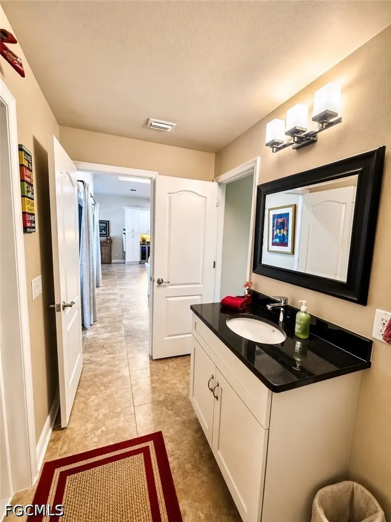 2552 SW 28th Avenue Cape Coral FL 33914