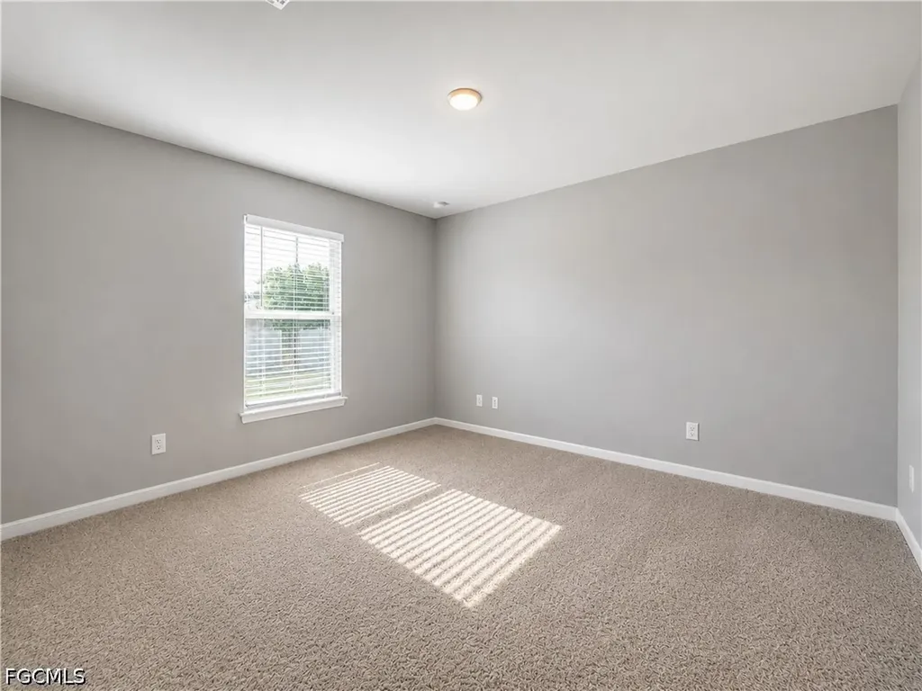 2728 NE 5th Place Cape Coral FL 33909