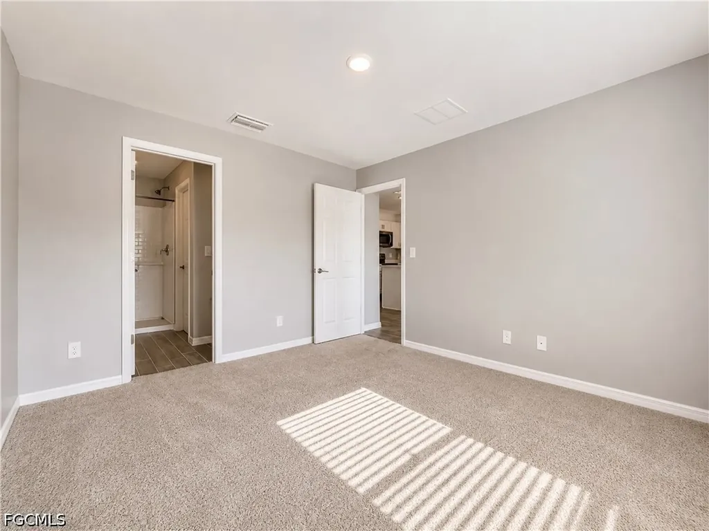 2728 NE 5th Place Cape Coral FL 33909