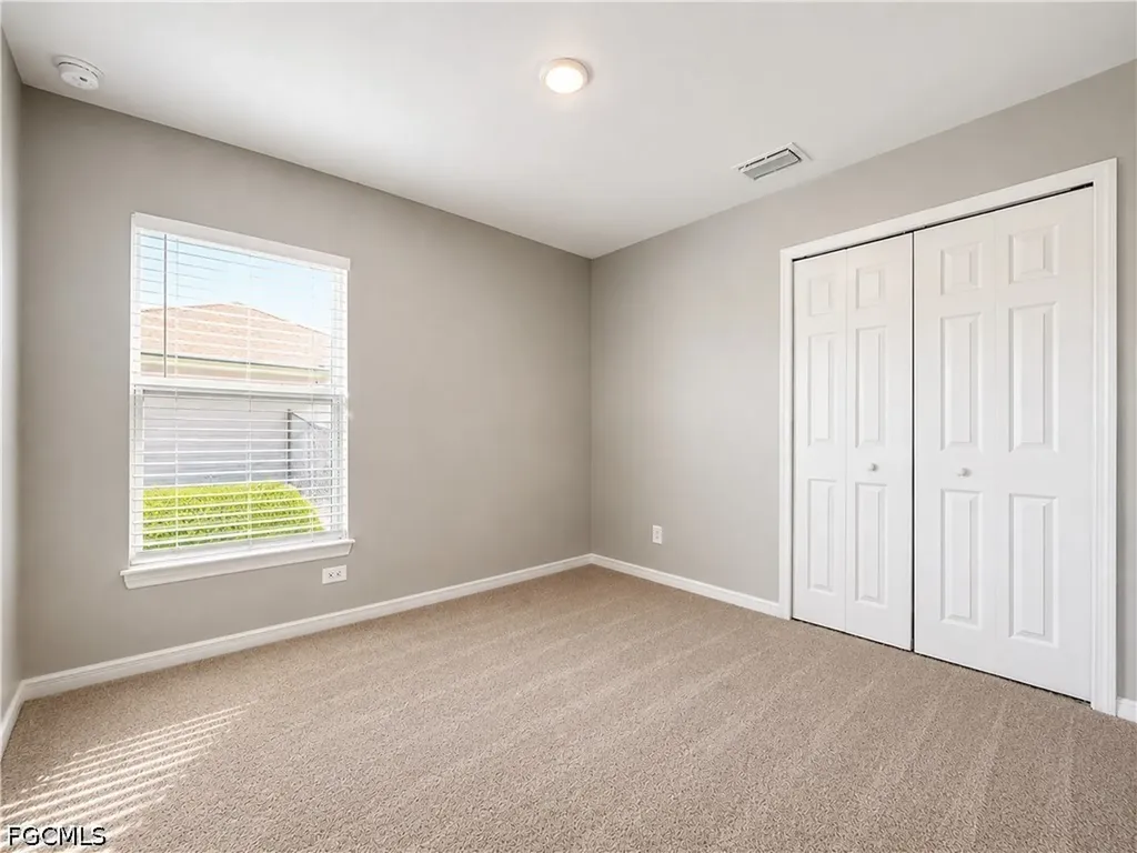 2728 NE 5th Place Cape Coral FL 33909