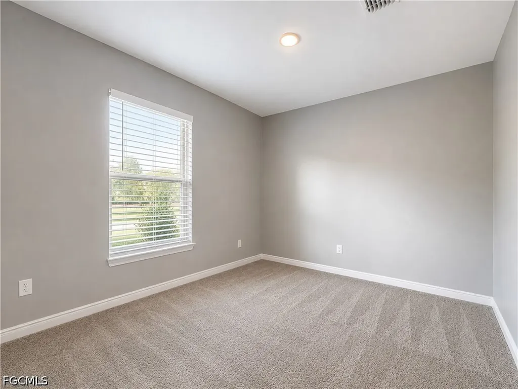 2728 NE 5th Place Cape Coral FL 33909