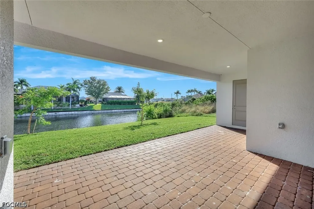 2721 SW 11th Avenue Cape Coral FL 33914