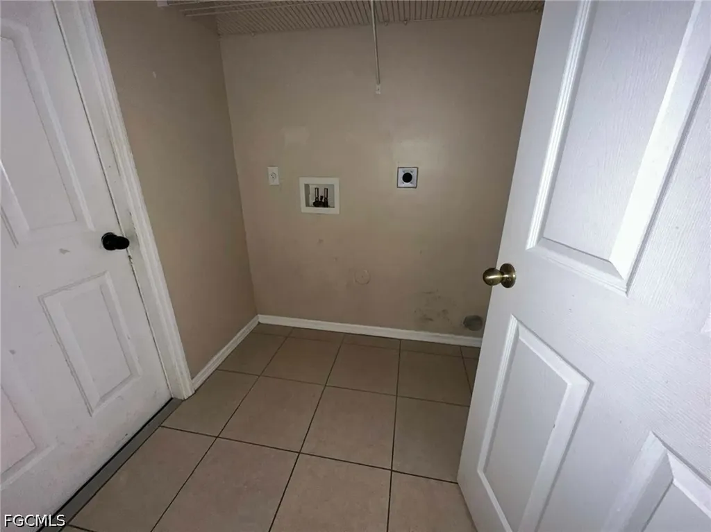 2701 NW 4th Terrace Cape Coral FL 33993