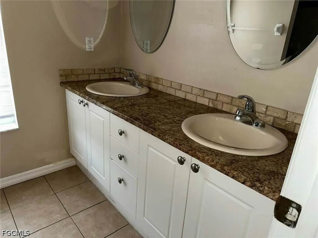 2701 NW 4th Terrace Cape Coral FL 33993
