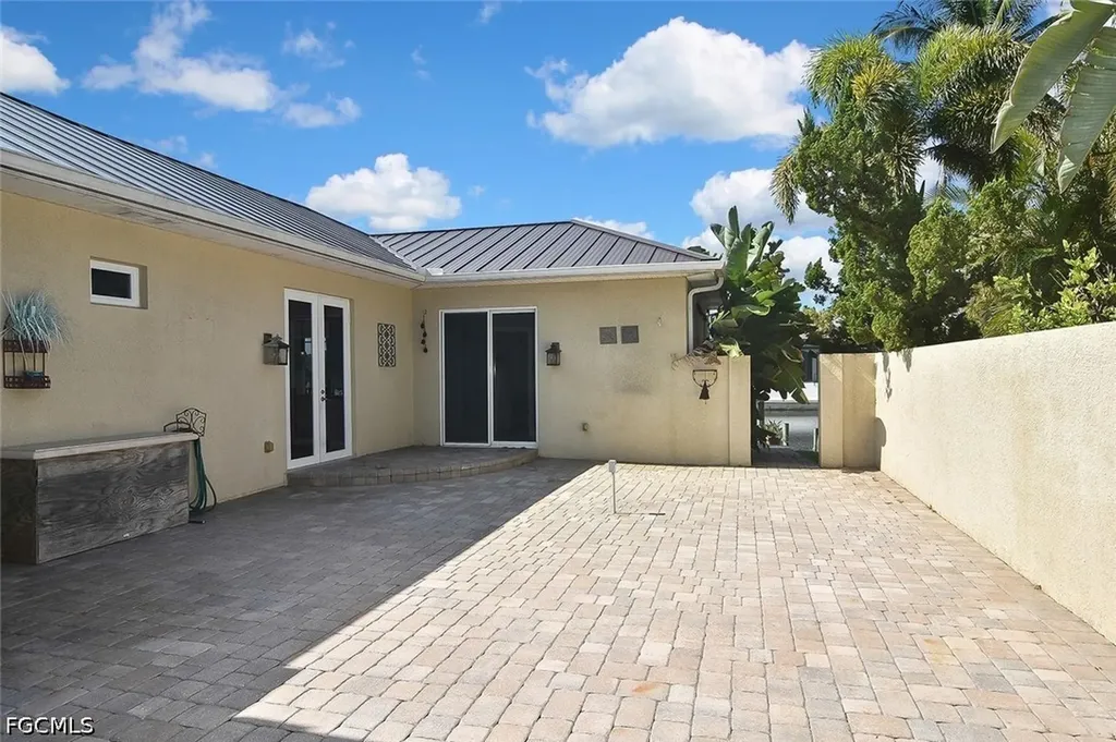 2808 SW 33rd Terrace Cape Coral FL 33914