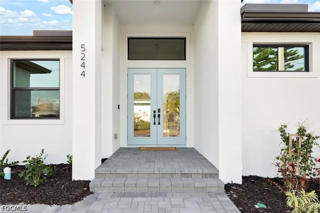 5244 Agualinda Boulevard Cape Coral FL 33914