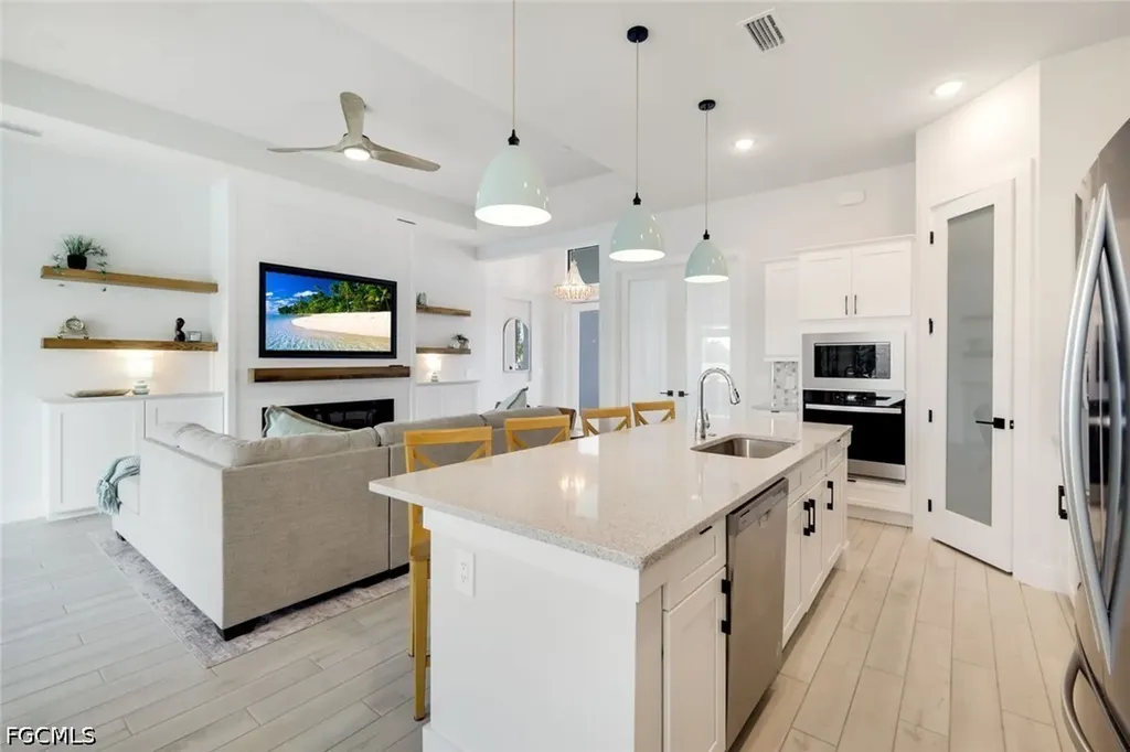 5244 Agualinda Boulevard Cape Coral FL 33914