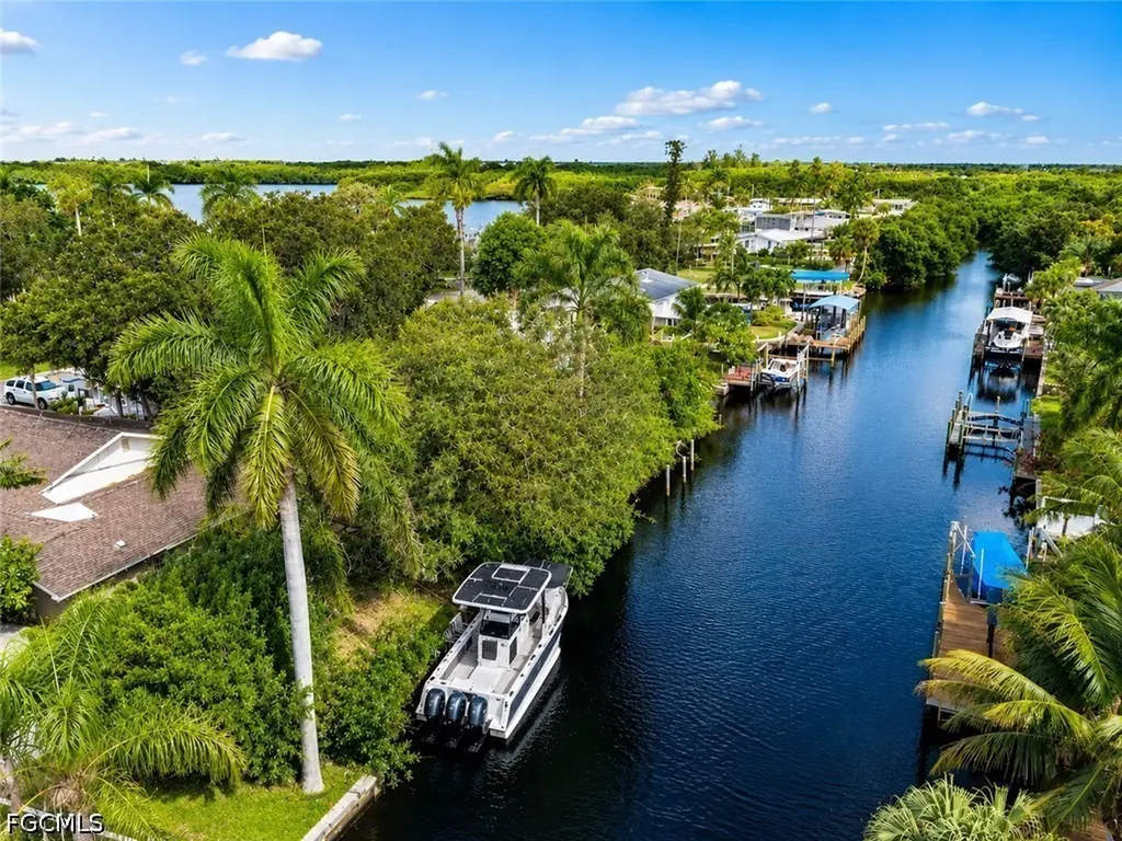 209 Kingston Drive Fort Myers FL 33905