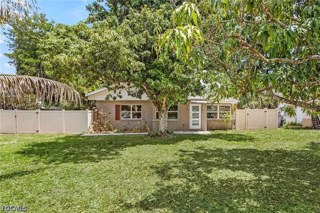 209 Kingston Drive Fort Myers FL 33905