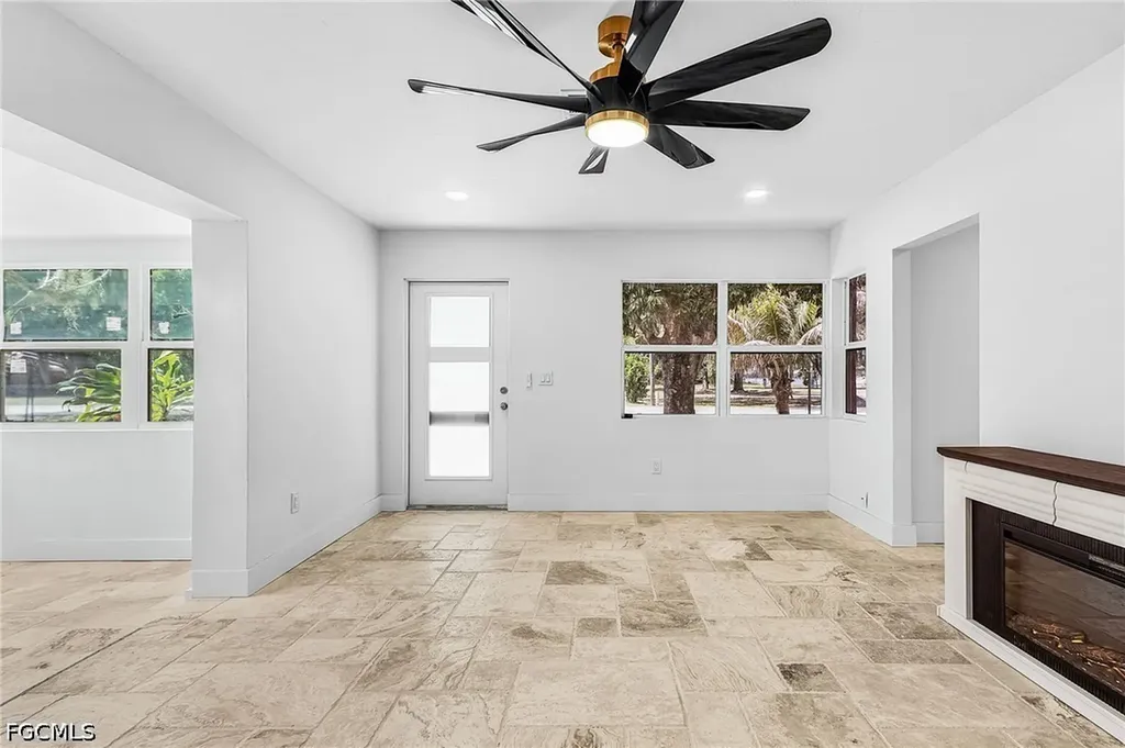 209 Kingston Drive Fort Myers FL 33905