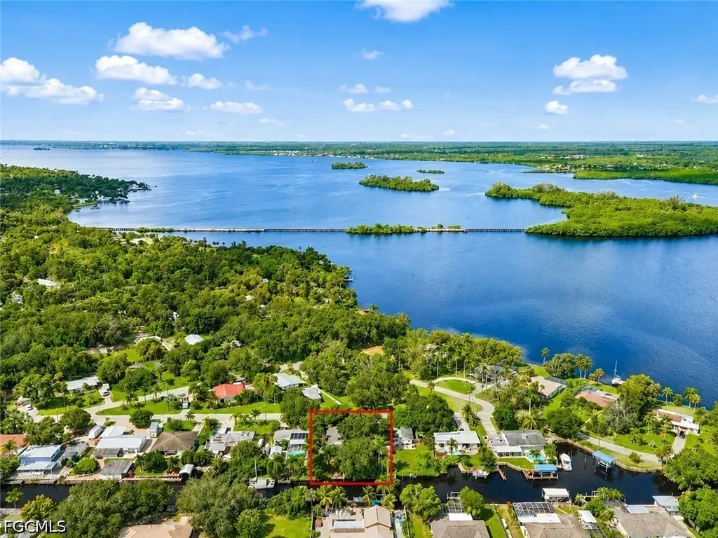 209 Kingston Drive Fort Myers FL 33905
