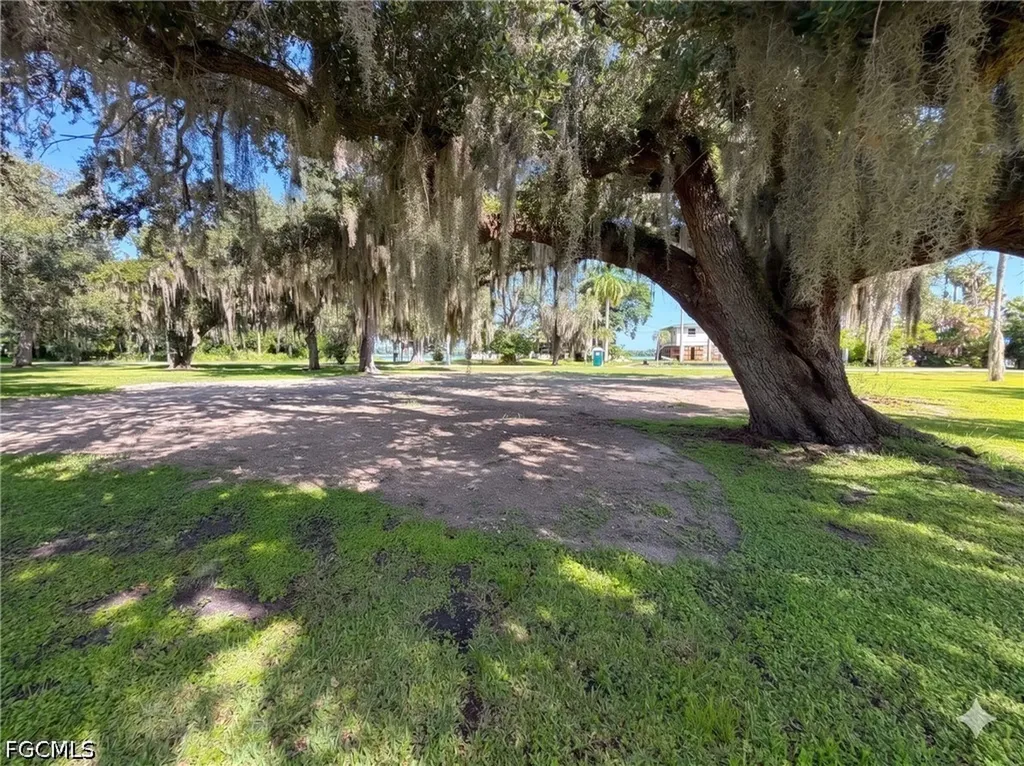 209 Kingston Drive Fort Myers FL 33905