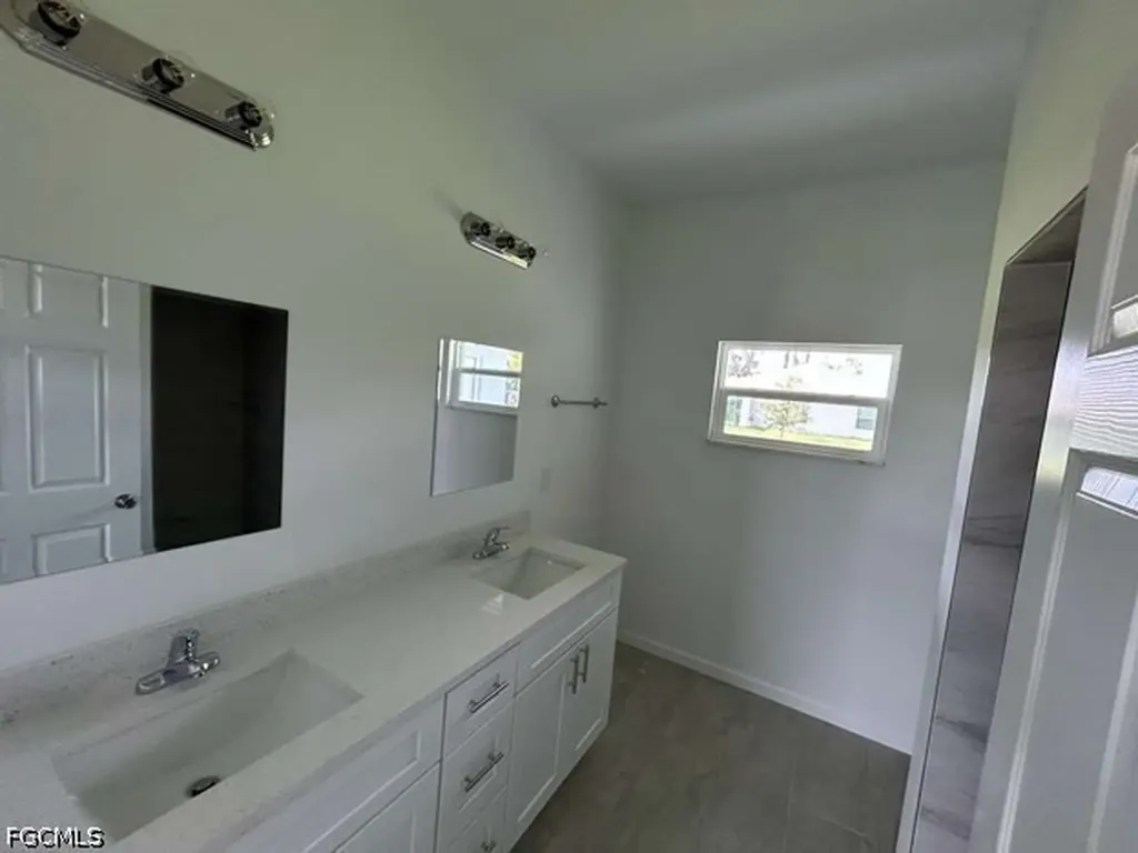 1701 NE 44th Terrace Cape Coral FL 33909
