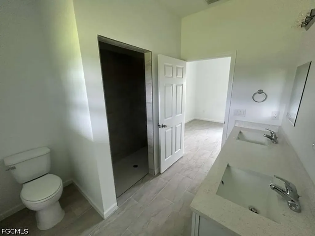 1701 NE 44th Terrace Cape Coral FL 33909