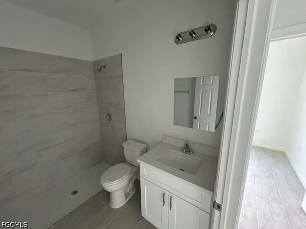 1701 NE 44th Terrace Cape Coral FL 33909