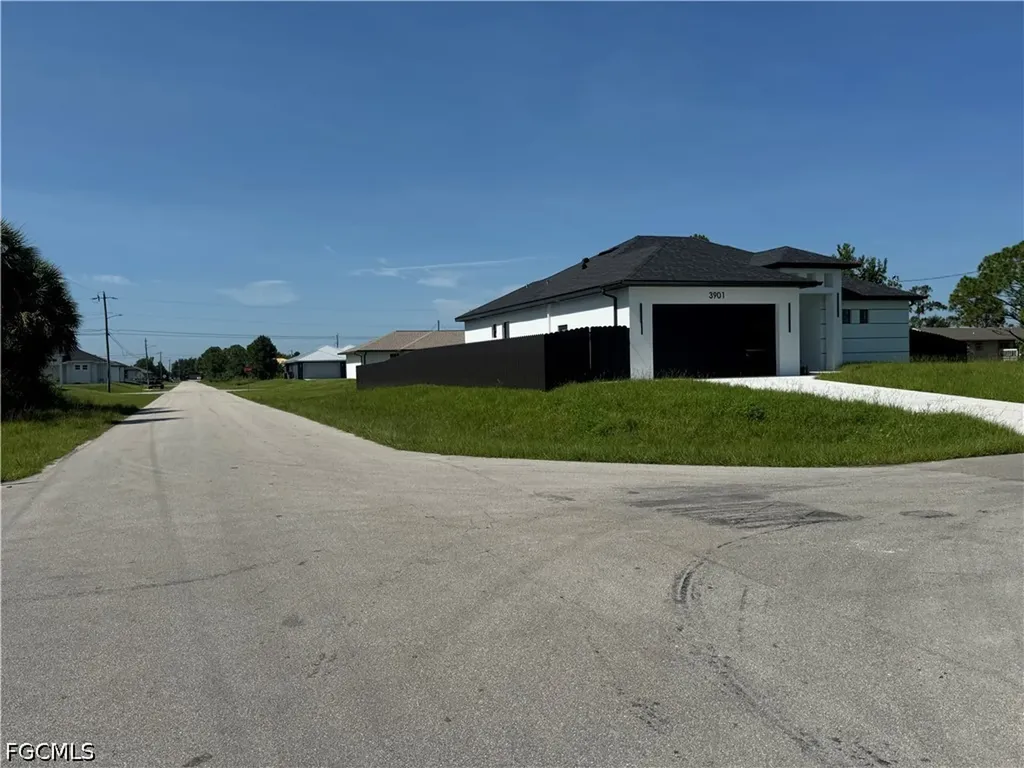 3901 3rd Street SW Lehigh Acres FL 33976