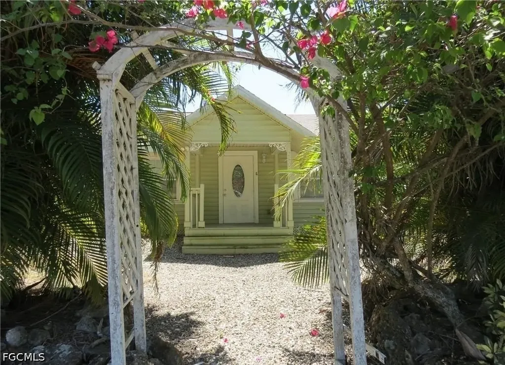 2704 2nd Street Fort Myers FL 33916