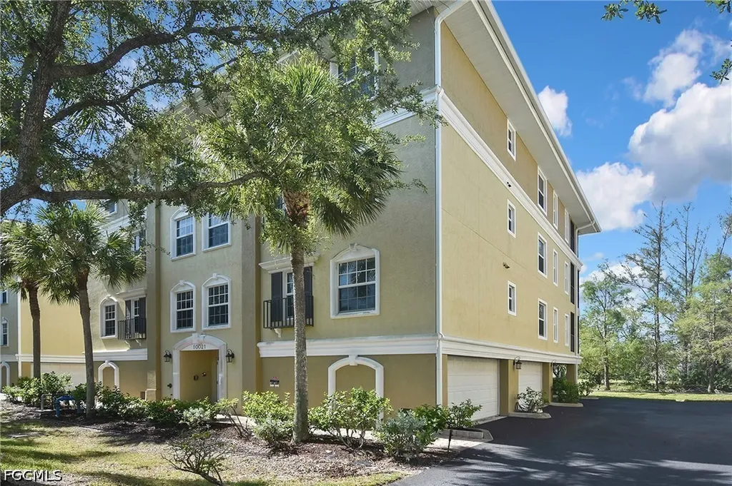 10021 Lake Cove Drive Fort Myers FL 33908