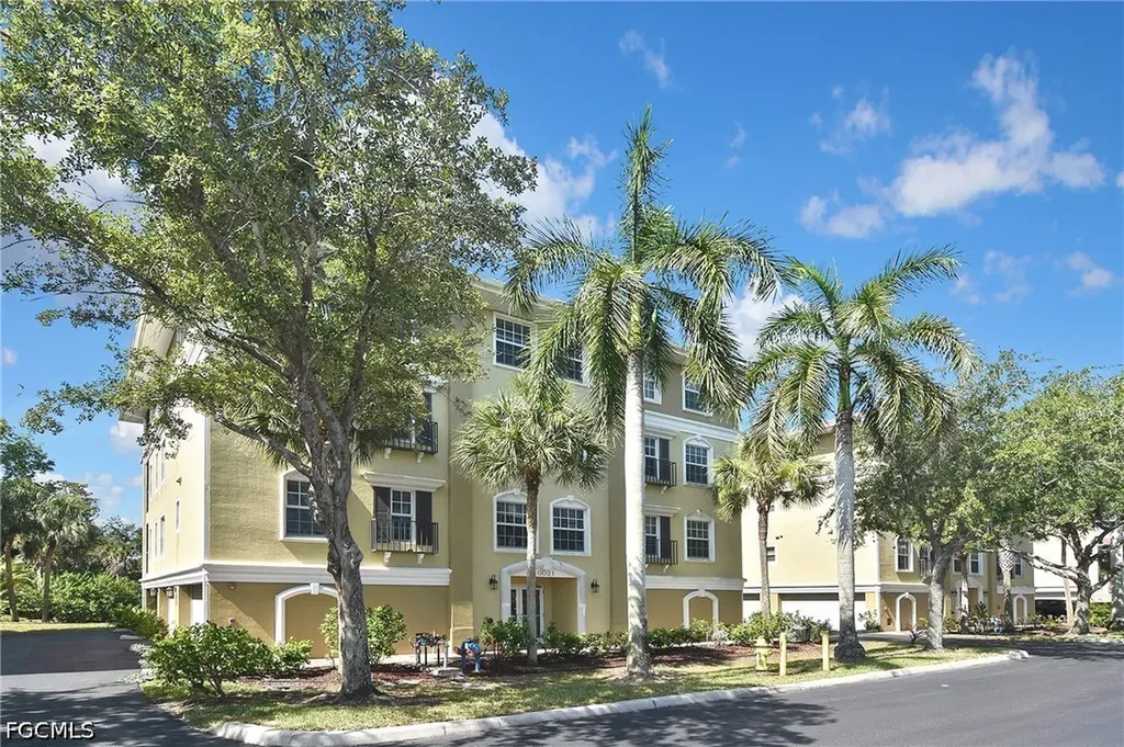 10021 Lake Cove Drive Fort Myers FL 33908