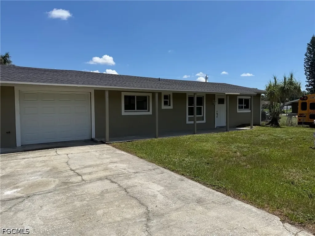 2199 Wyandotte Avenue Alva FL 33920