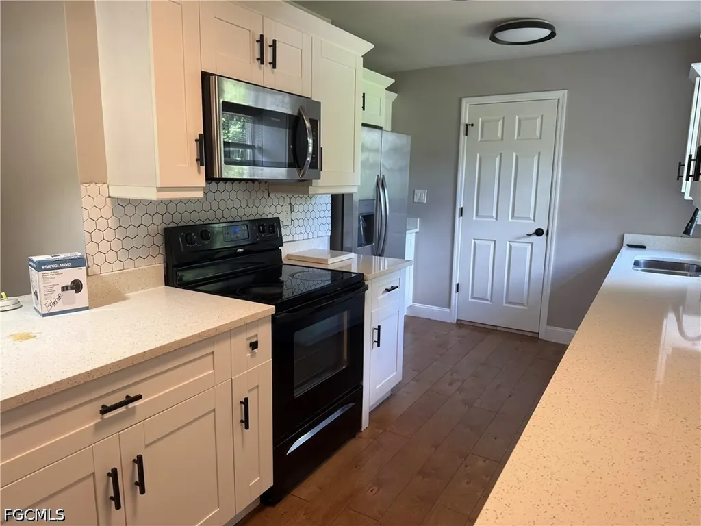 2199 Wyandotte Avenue Alva FL 33920