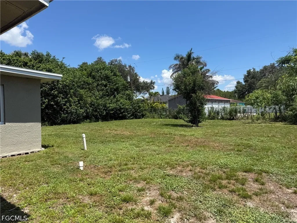 2199 Wyandotte Avenue Alva FL 33920