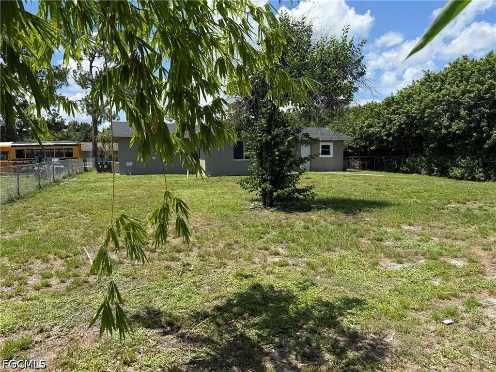 2199 Wyandotte Avenue Alva FL 33920
