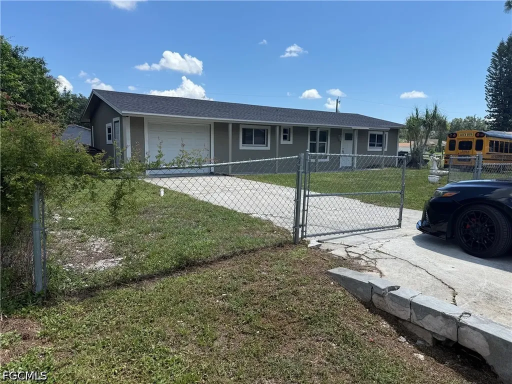 2199 Wyandotte Avenue Alva FL 33920