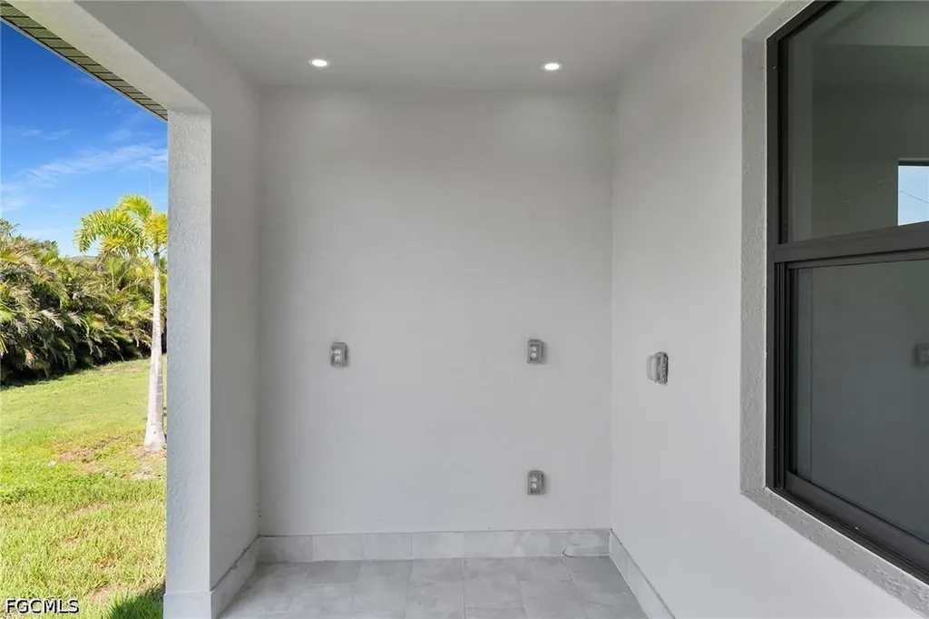 4202 NW 33rd Street Cape Coral FL 33993
