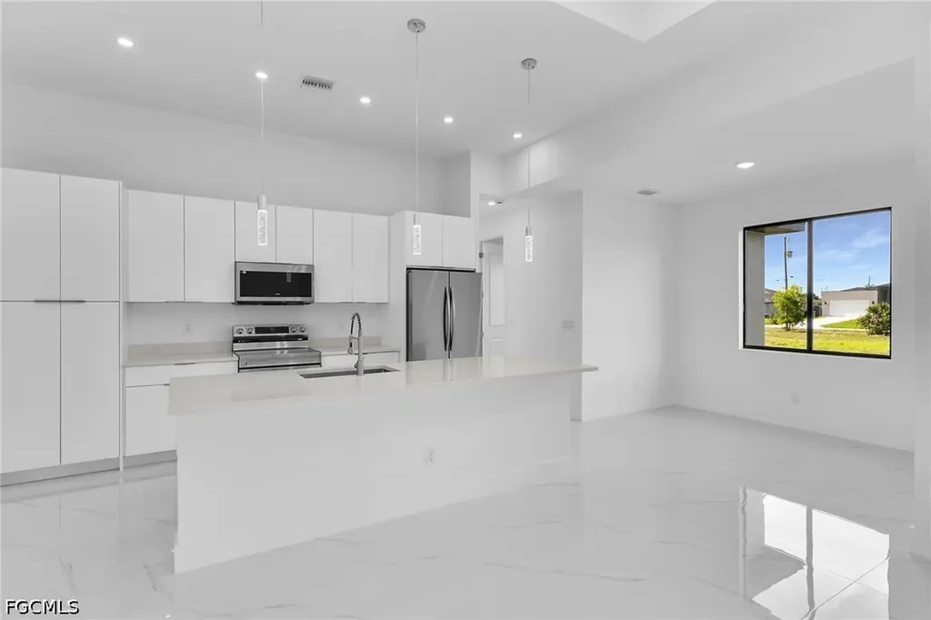 4202 NW 33rd Street Cape Coral FL 33993