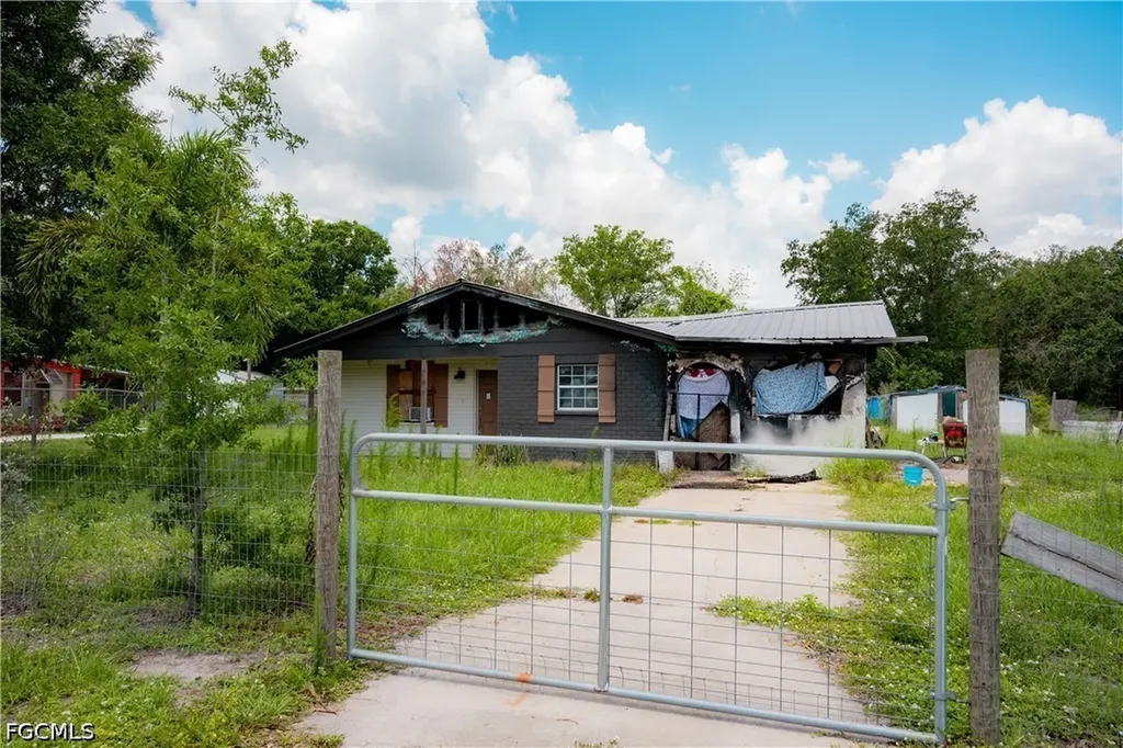 1553 SE Carnahan Avenue Arcadia FL 34266