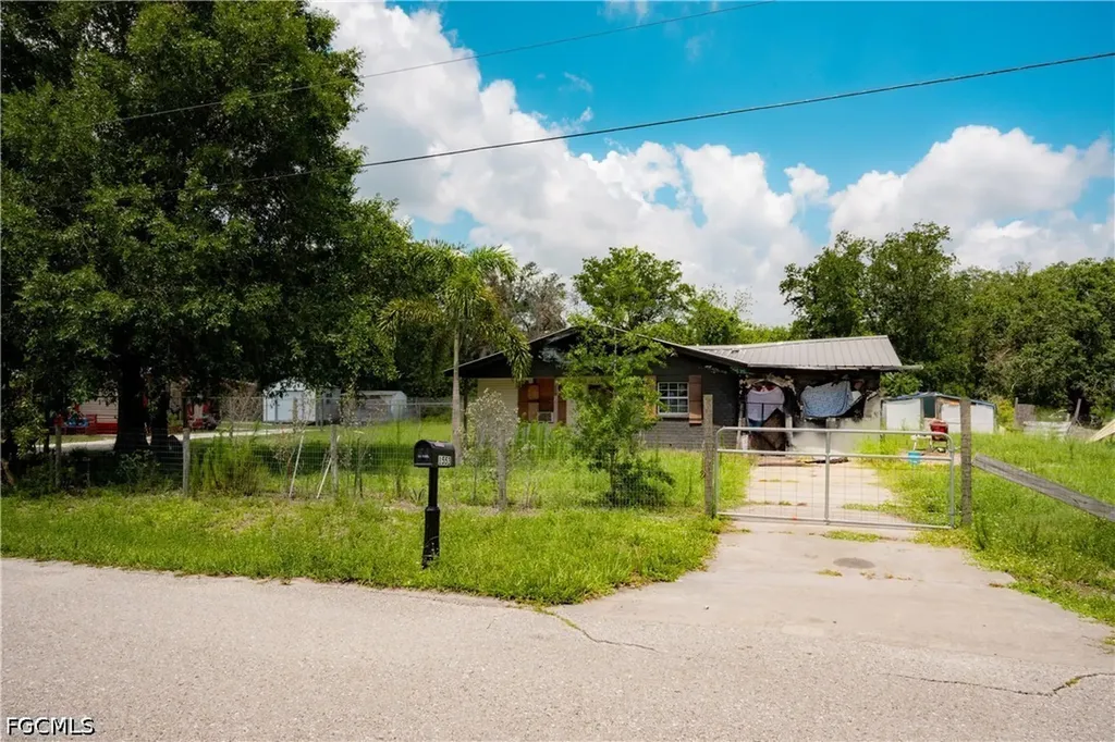 1553 SE Carnahan Avenue Arcadia FL 34266