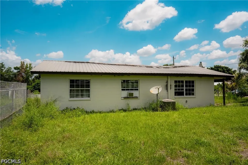1553 SE Carnahan Avenue Arcadia FL 34266