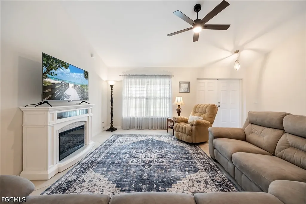 324 SW 21st Terrace Cape Coral FL 33991