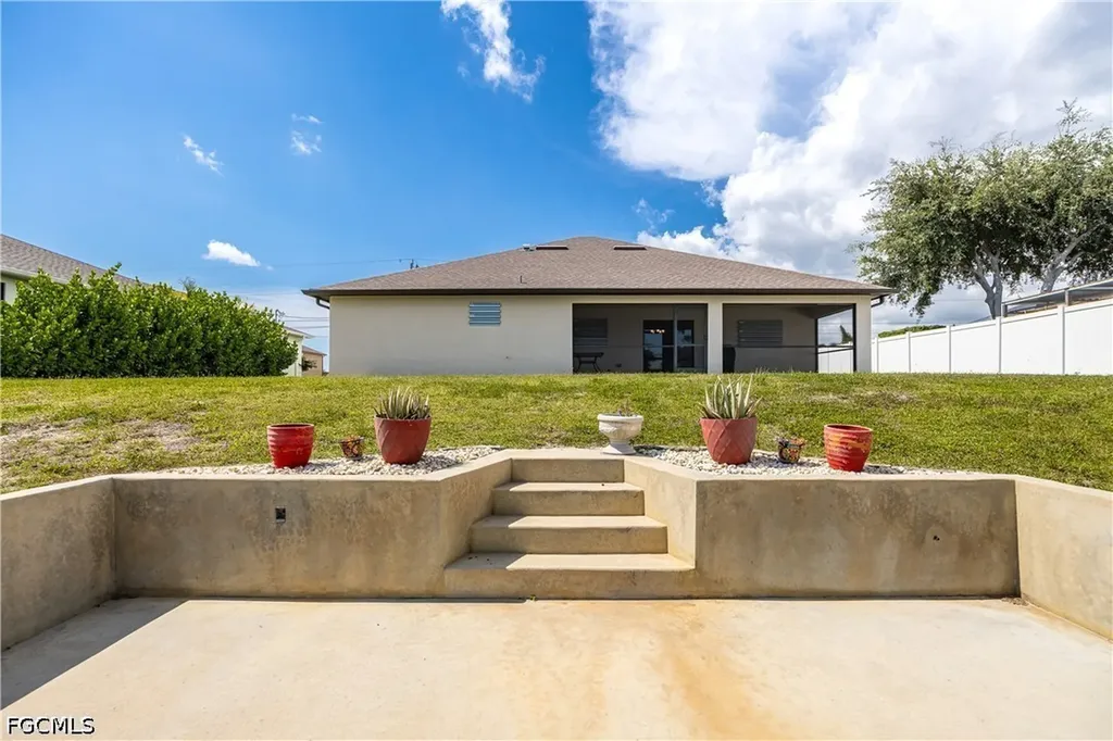 324 SW 21st Terrace Cape Coral FL 33991