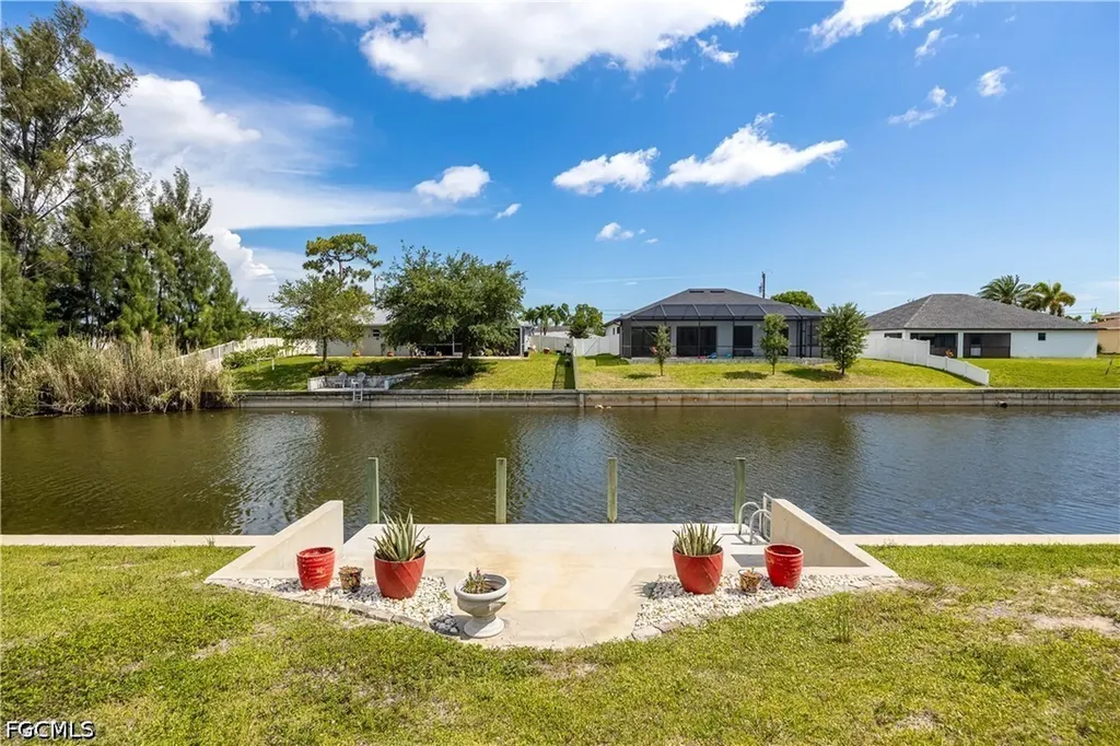 324 SW 21st Terrace Cape Coral FL 33991