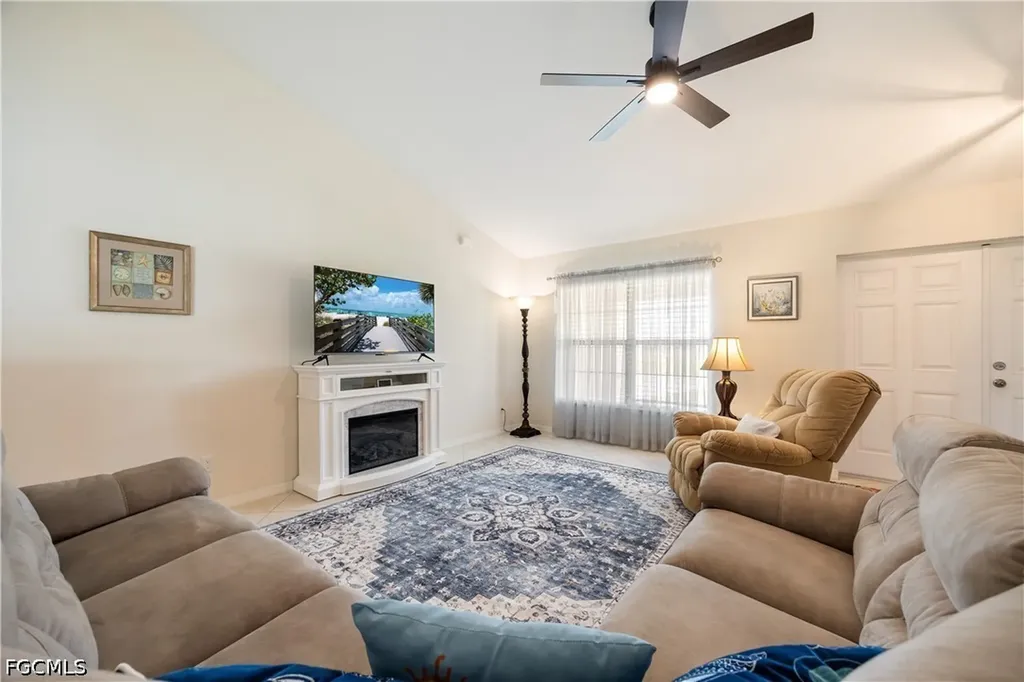 324 SW 21st Terrace Cape Coral FL 33991