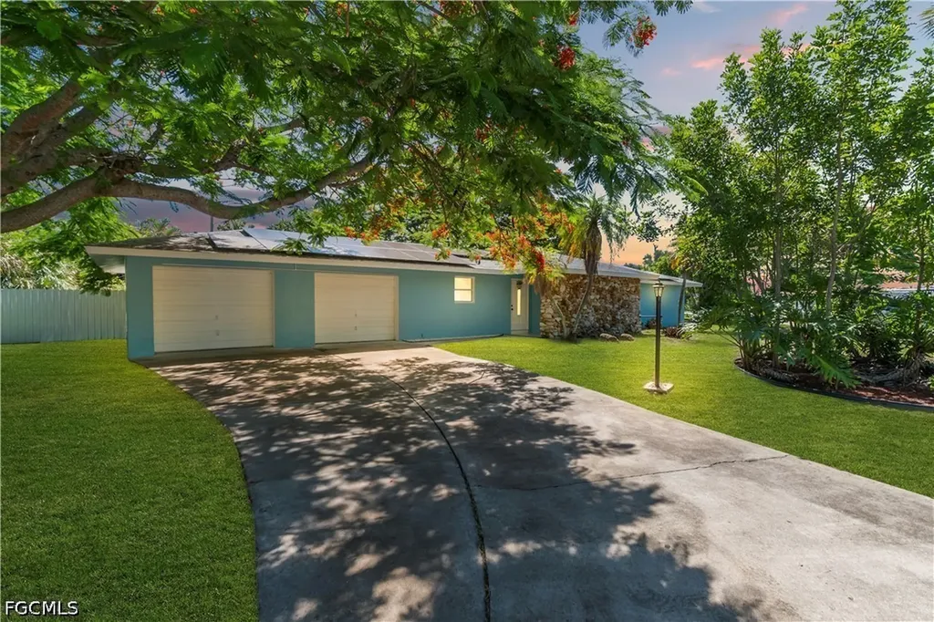 139 E Lake Drive Lehigh Acres FL 33936