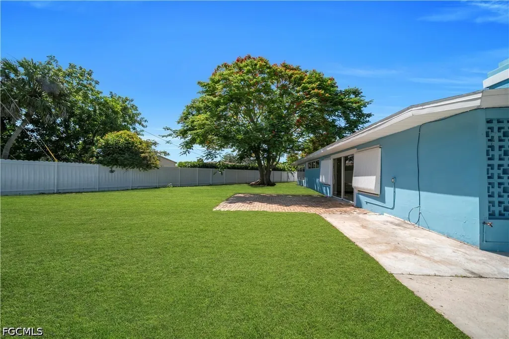 139 E Lake Drive Lehigh Acres FL 33936