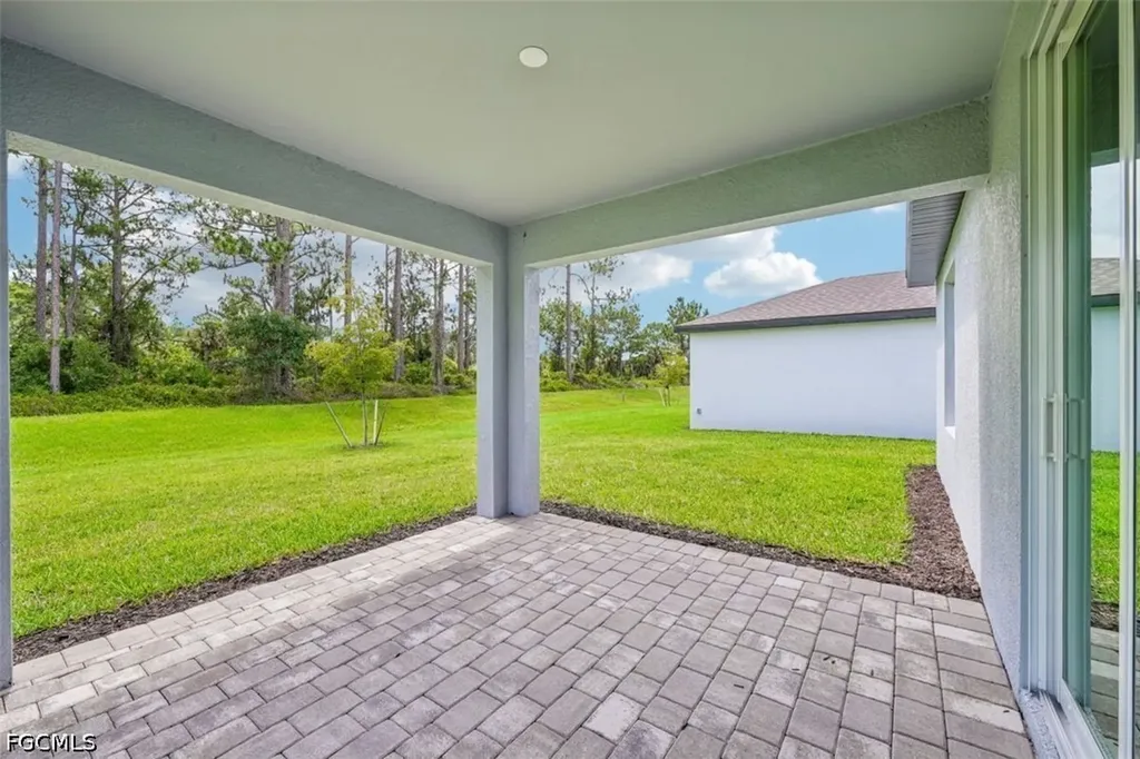 235 Lakeside Breeze Way Lehigh Acres FL 33936