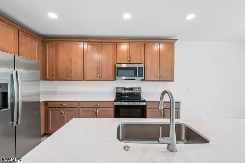 235 Lakeside Breeze Way Lehigh Acres FL 33936