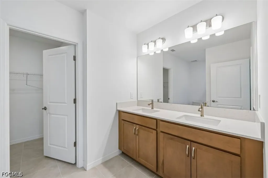 235 Lakeside Breeze Way Lehigh Acres FL 33936