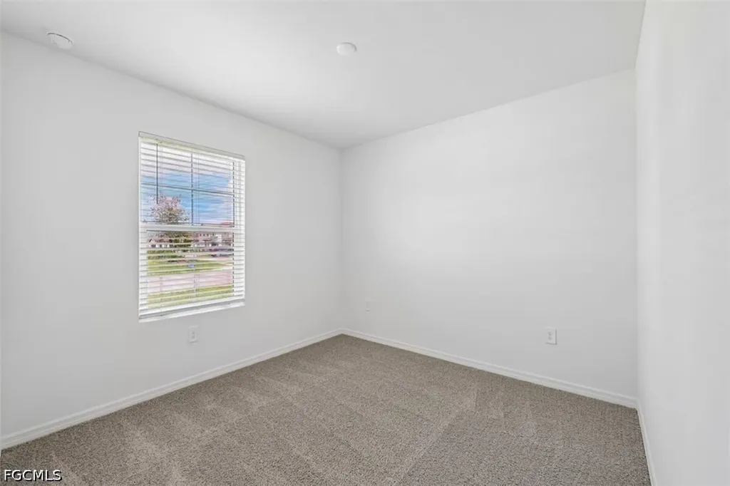 235 Lakeside Breeze Way Lehigh Acres FL 33936