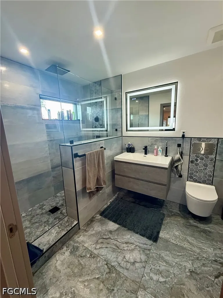 122 E North Shore Avenue North Fort Myers FL 33917