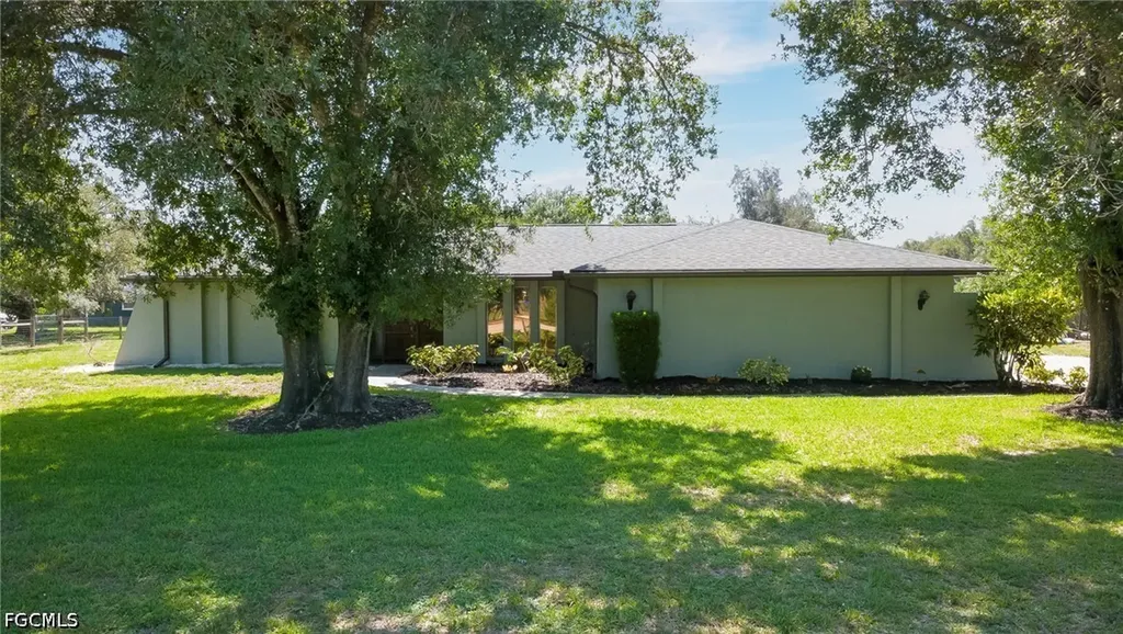 19250 Tammy Lane North Fort Myers FL 33917