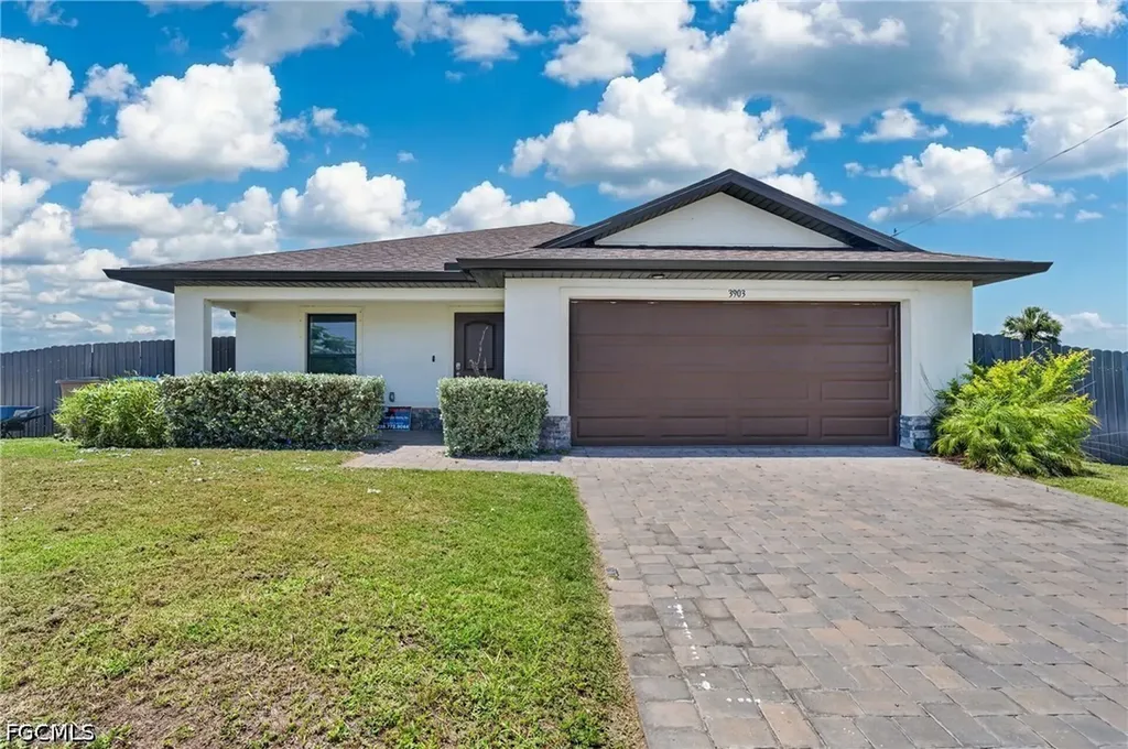 3903 NW 38th Street Cape Coral FL 33993