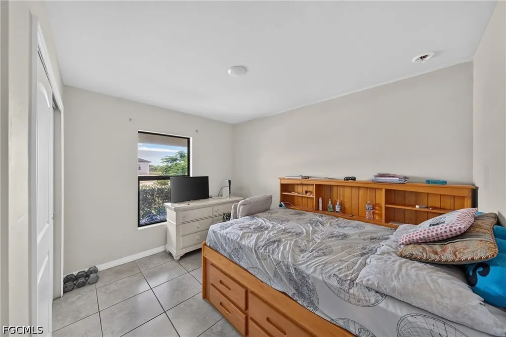 3903 NW 38th Street Cape Coral FL 33993